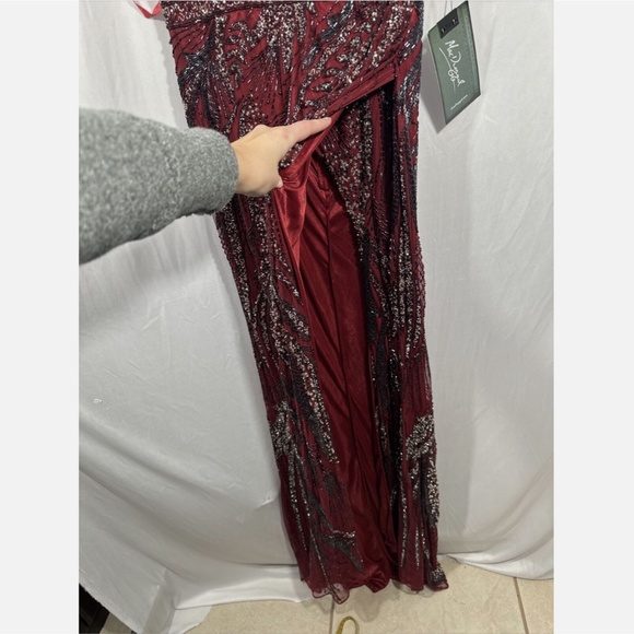 NWT $598 Mac Duggal [ 12 ] Intricate Beaded V-Neck High Slit Gown Burgundy‎ Red - Picture 11 of 15